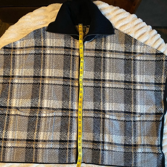 Tahari Plaid Poncho. - Picture 7 of 7
